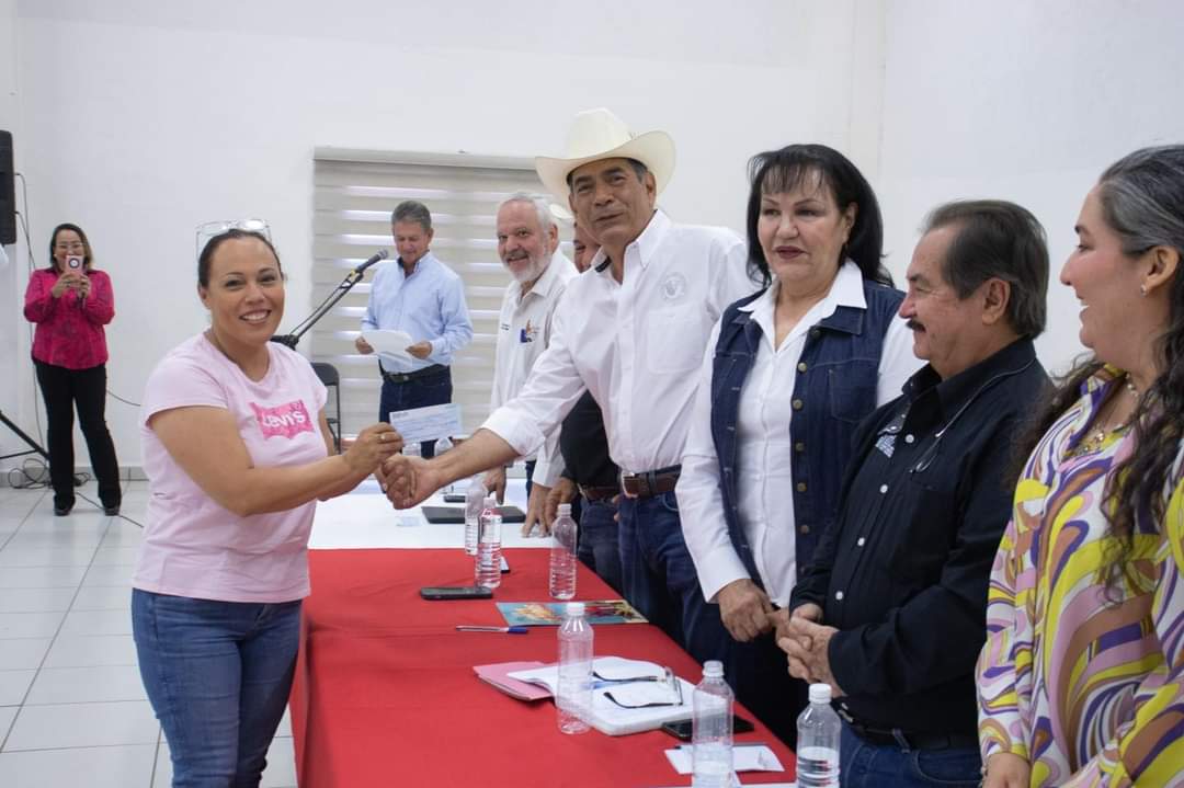 Inicia Entrega de Créditos a Pequeños Productores