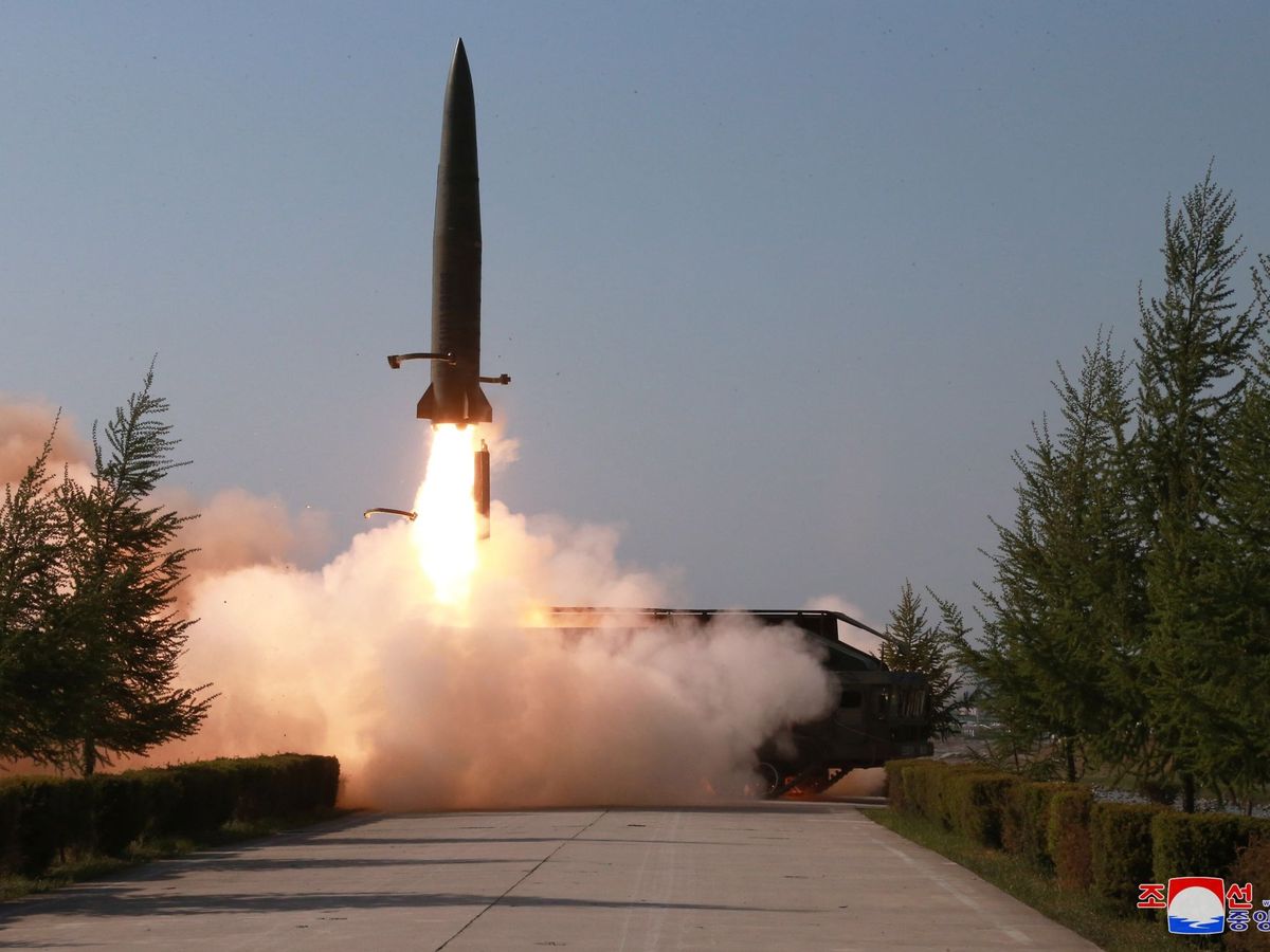 Corea del Norte lanza misil balístico al marcador