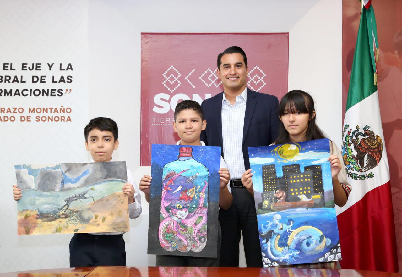 Premia SEC a ganadores del Concurso Nacional de Pintura Infantil “El Niño y La Mar”.