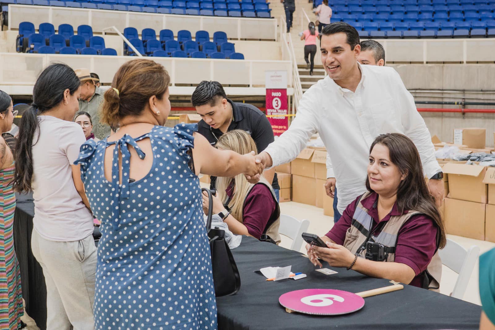 Los uniformes escolares son un importante Apoyo a las Familias Sonorenses: Froylan Gámez