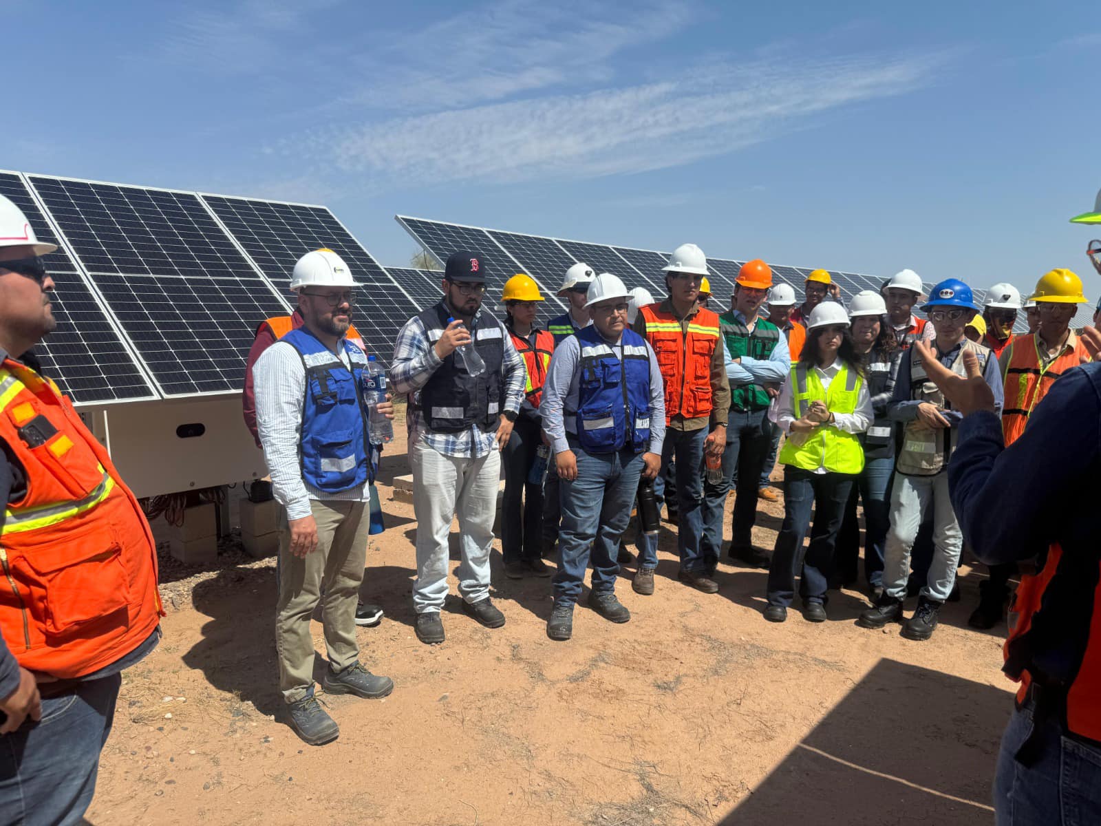 Alumnado de UTH fortalece sus conocimientos sobre la generación de energías limpias