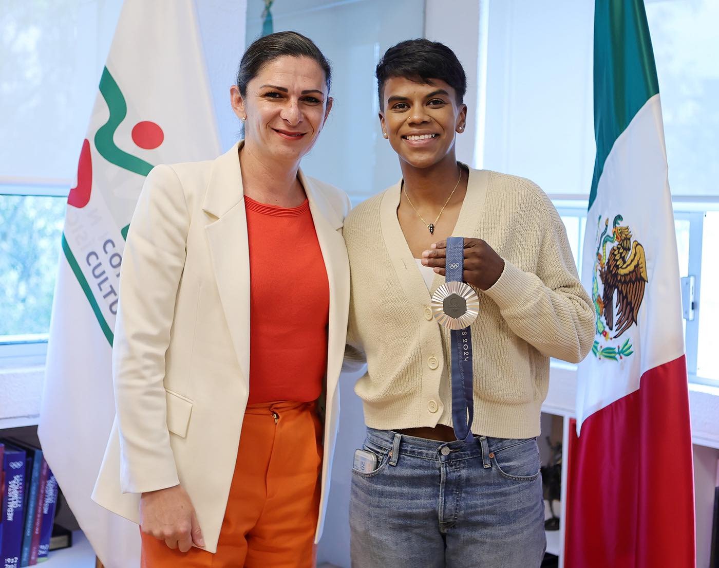 Prisca Awiti se reúne con Ana Guevara tras histórica medalla en París 2024