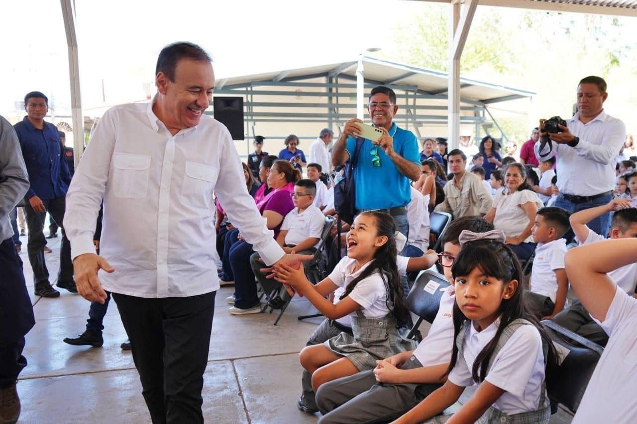 “Útiles Escolares para las y los niños”: Alfonso Durazo