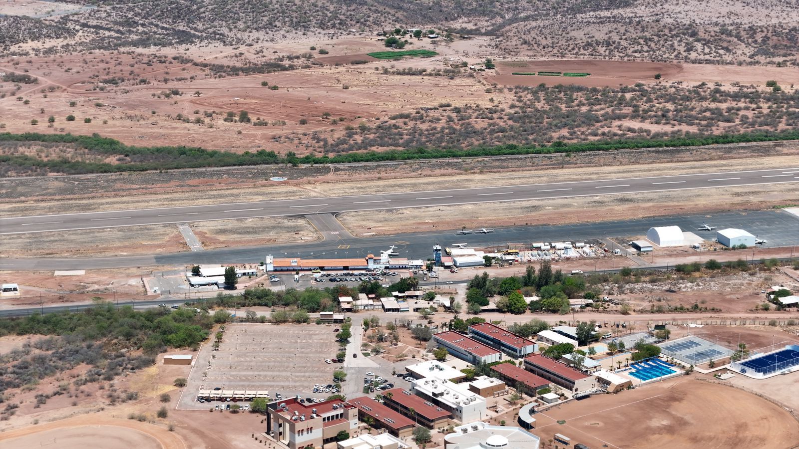 Impulsa Gobernador Durazo conectividad aérea y turística con modernización del aeropuerto de Ciudad Obregón