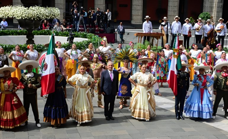 Migrantes mexicanos generan 338 mil mdd anuales en Estados Unidos: presidente AMLO