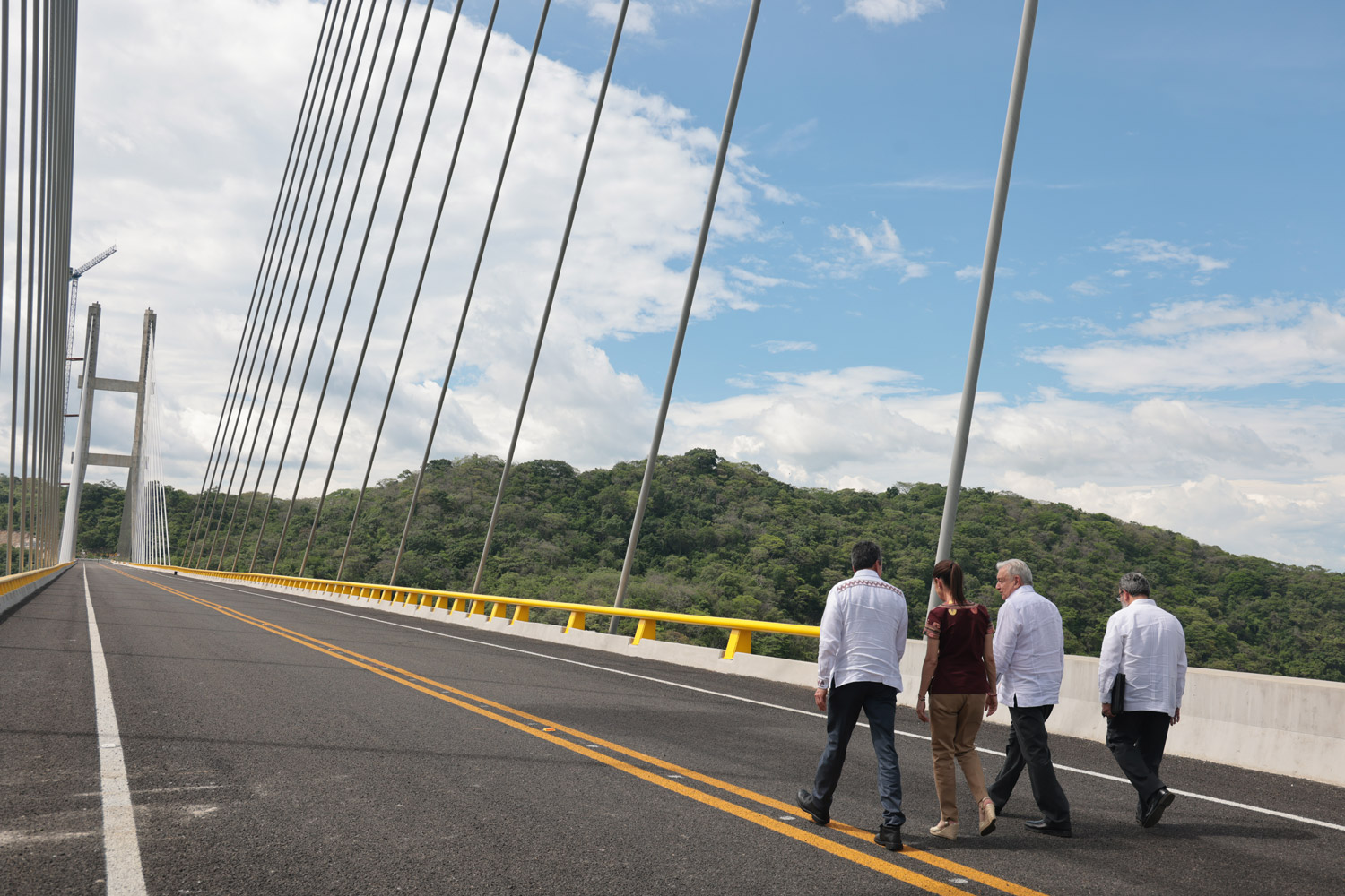 Presidente inaugura en Chiapas puente La Concordia; “es un compromiso cumplido”, afirma