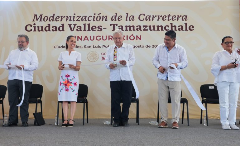 Presidente inaugura carretera Ciudad Valles-Tamazunchale; en la 4T, obras son de libre tránsito, afirma