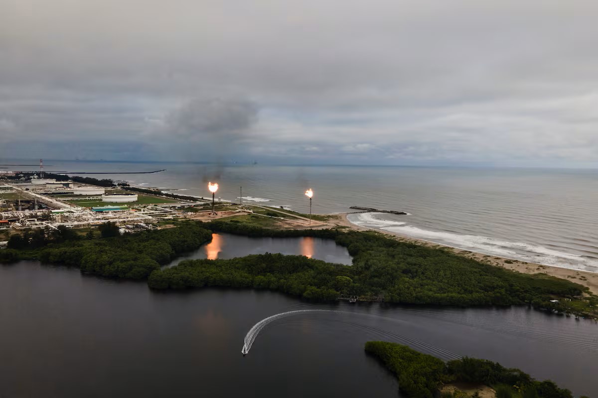 La refinería Dos Bocas ya produce gasolinas: 1.144 barriles diarios en agosto