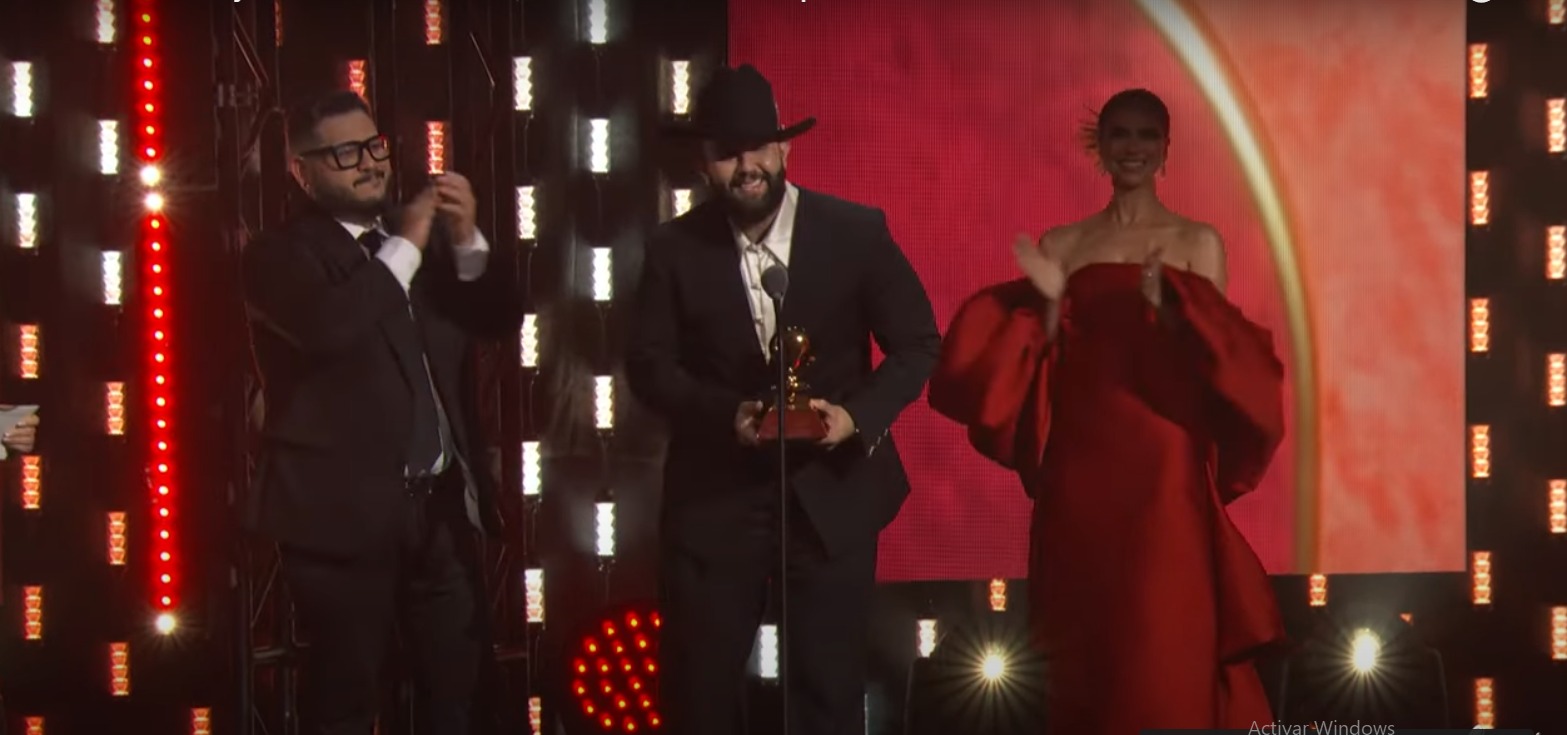 Carín León se lleva el Latin Grammy por “Mejor Álbum de Música Mexicana Contemporánea” y dedica su premio a Hermosillo, Sonora