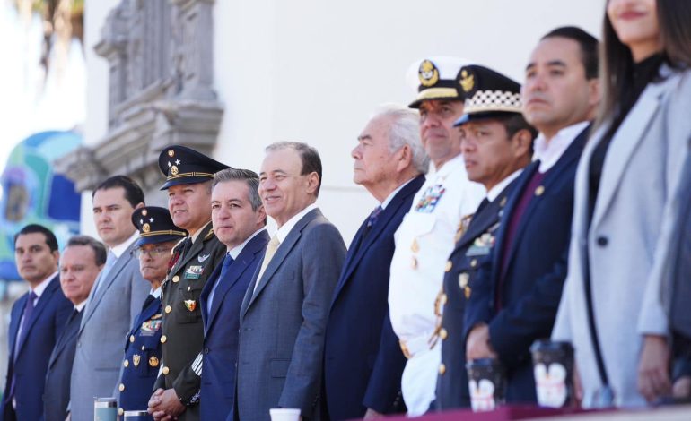 Gobernador Durazo acompaña a 5 mil jóvenes en el desfile por el 114 aniversario de la Revolución Mexicana