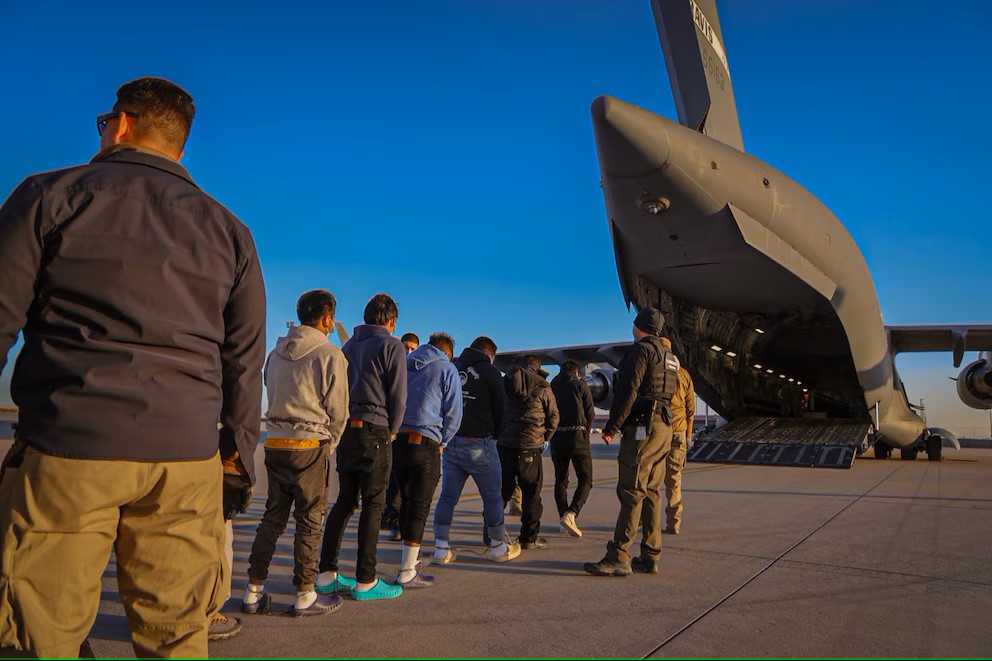 México recibió récord de migrantes deportados: “4 vuelos en un día”