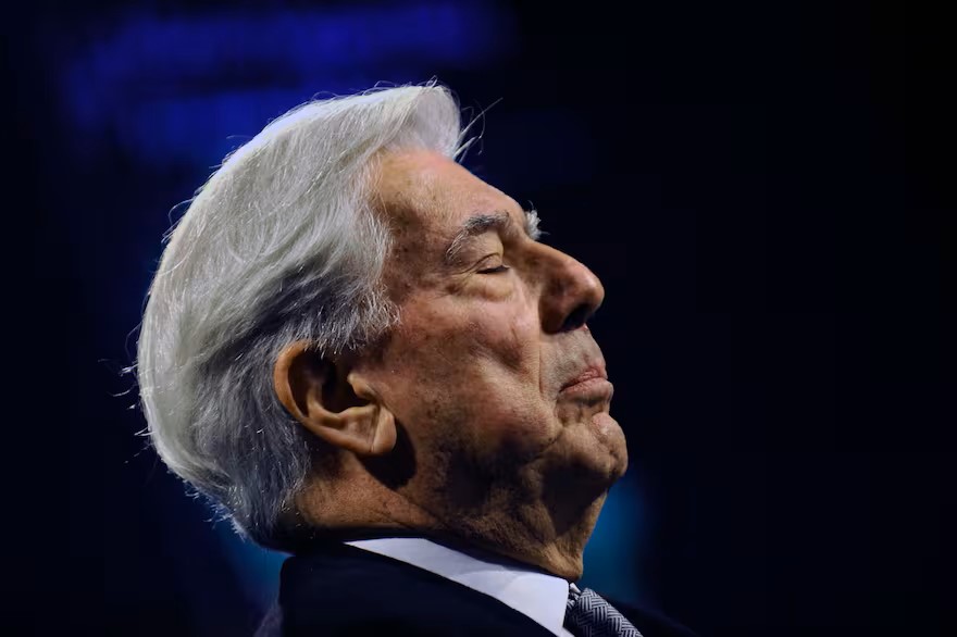 El sufrimiento silencioso de Vargas Llosa: una enfermedad sin cura