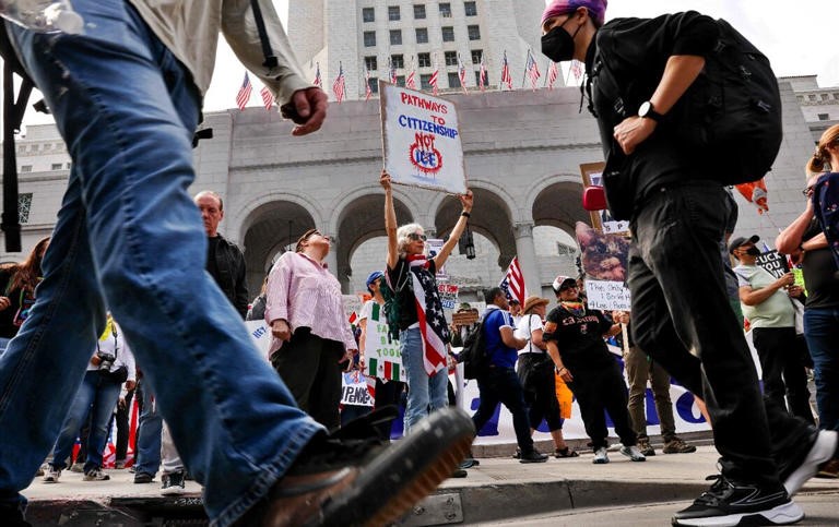 Muere manifestante baleado durante protestas contra Trump en Utah, EU