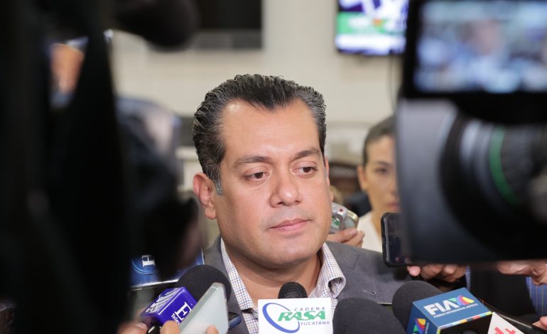Le echa la culpa a Claudio X. González para posicionar “supuesta censura”