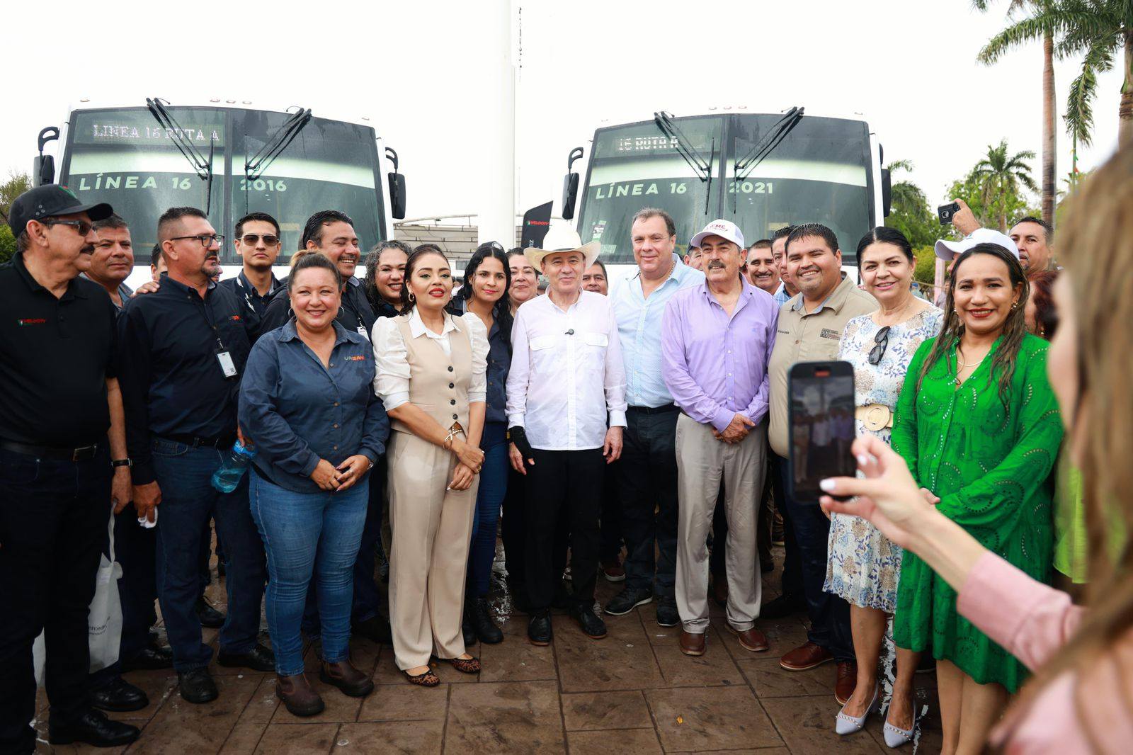 Con inversión histórica en transporte y calles, cumple gobernador