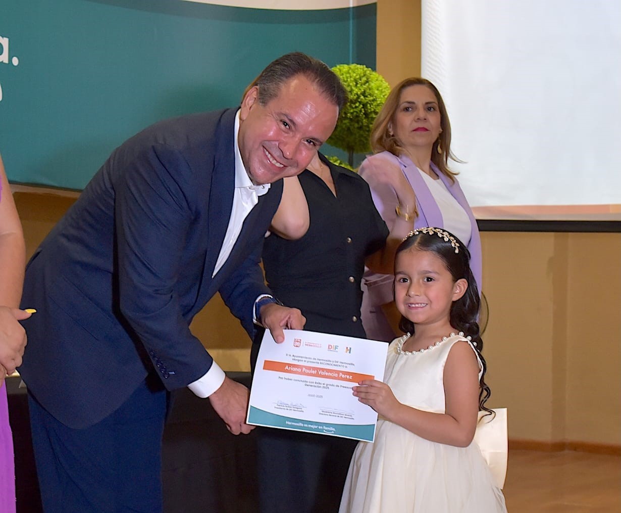 Reafirma Toño Astiazarán compromiso con la niñez hermosillense
