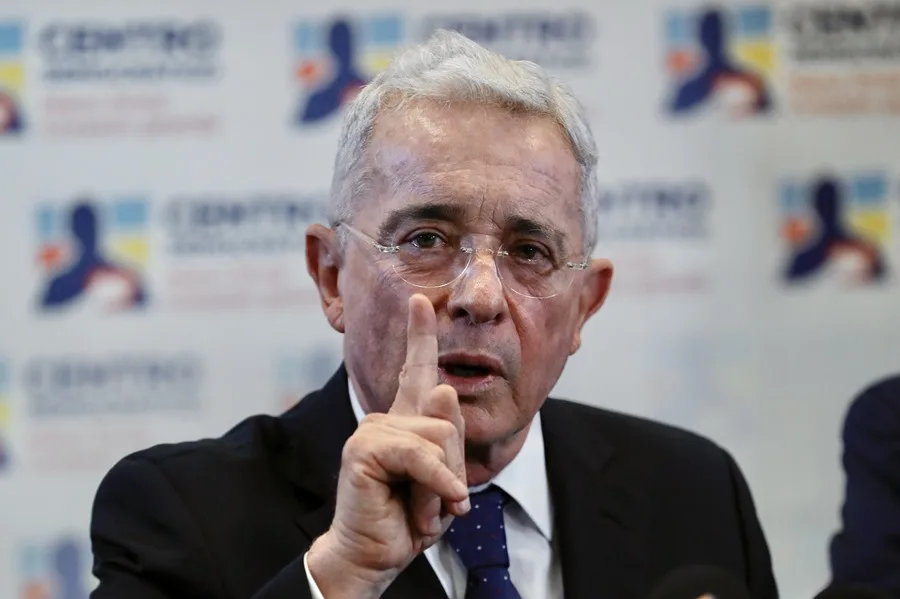 Declaran culpable al expresidente de Colombia Álvaro Uribe por soborno a testigos y fraude procesal
