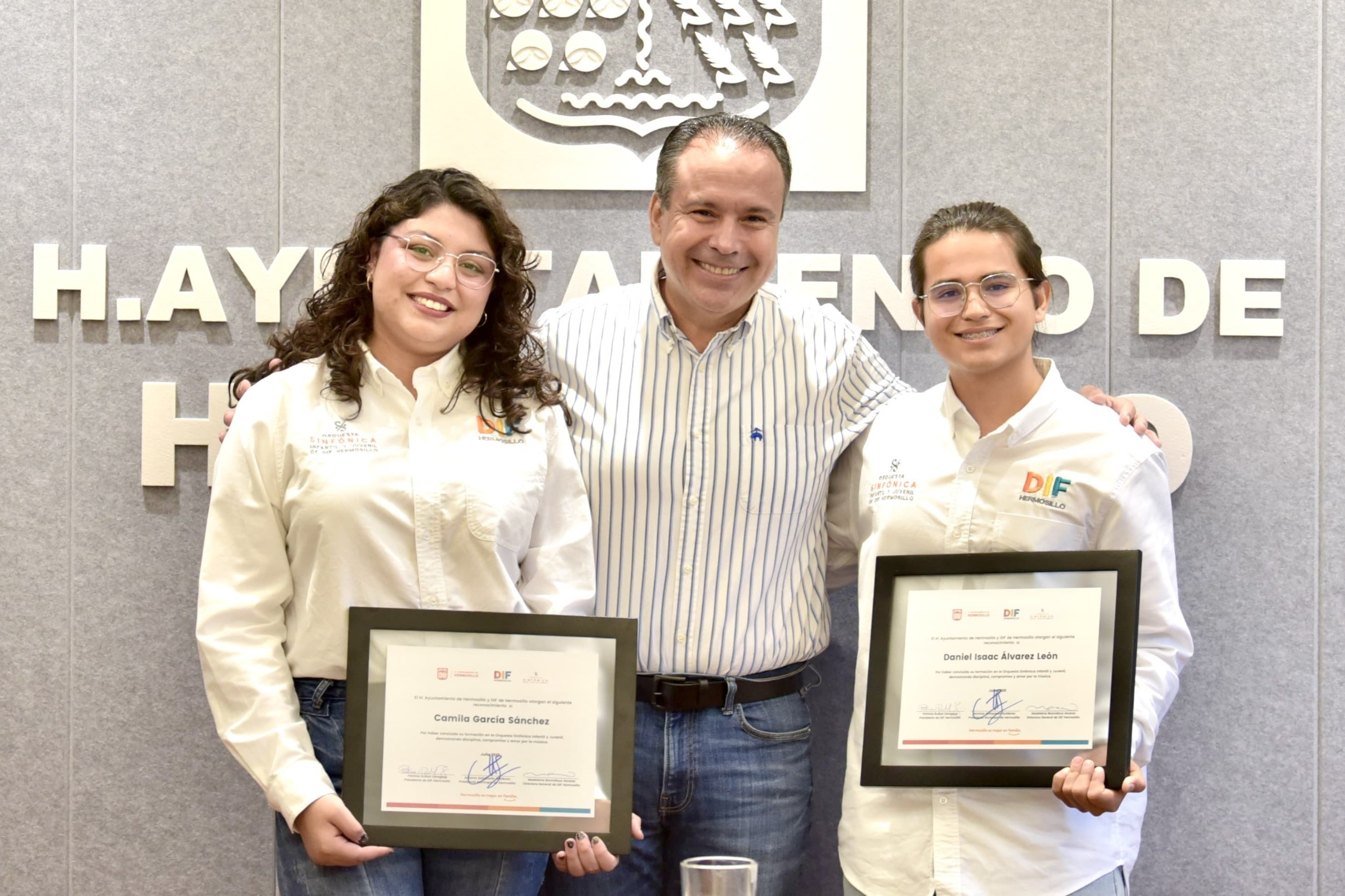Reconoce Toño Astiazarán a egresados de Orquesta Infantil y Juvenil…