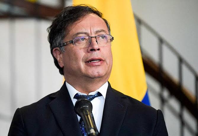 Reconoce Gustavo Petro números de López Obrador