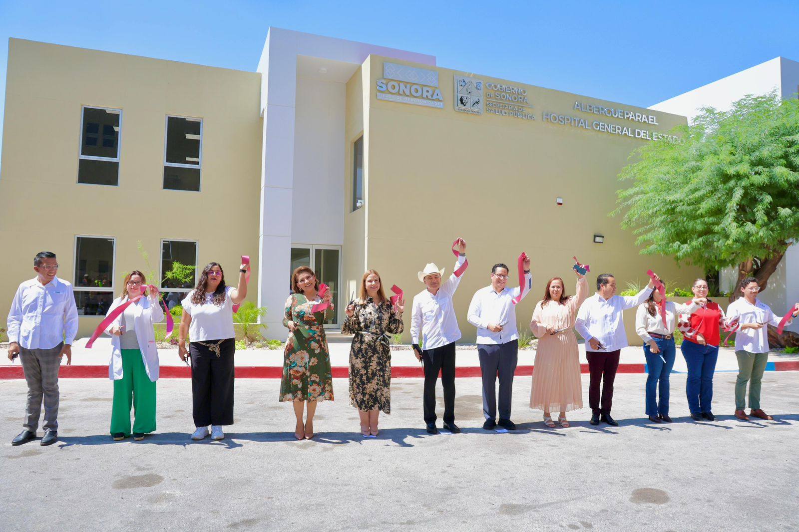 Alfonso Durazo inaugura albergue para familiares de pacientes del Hospital General de Especialidades