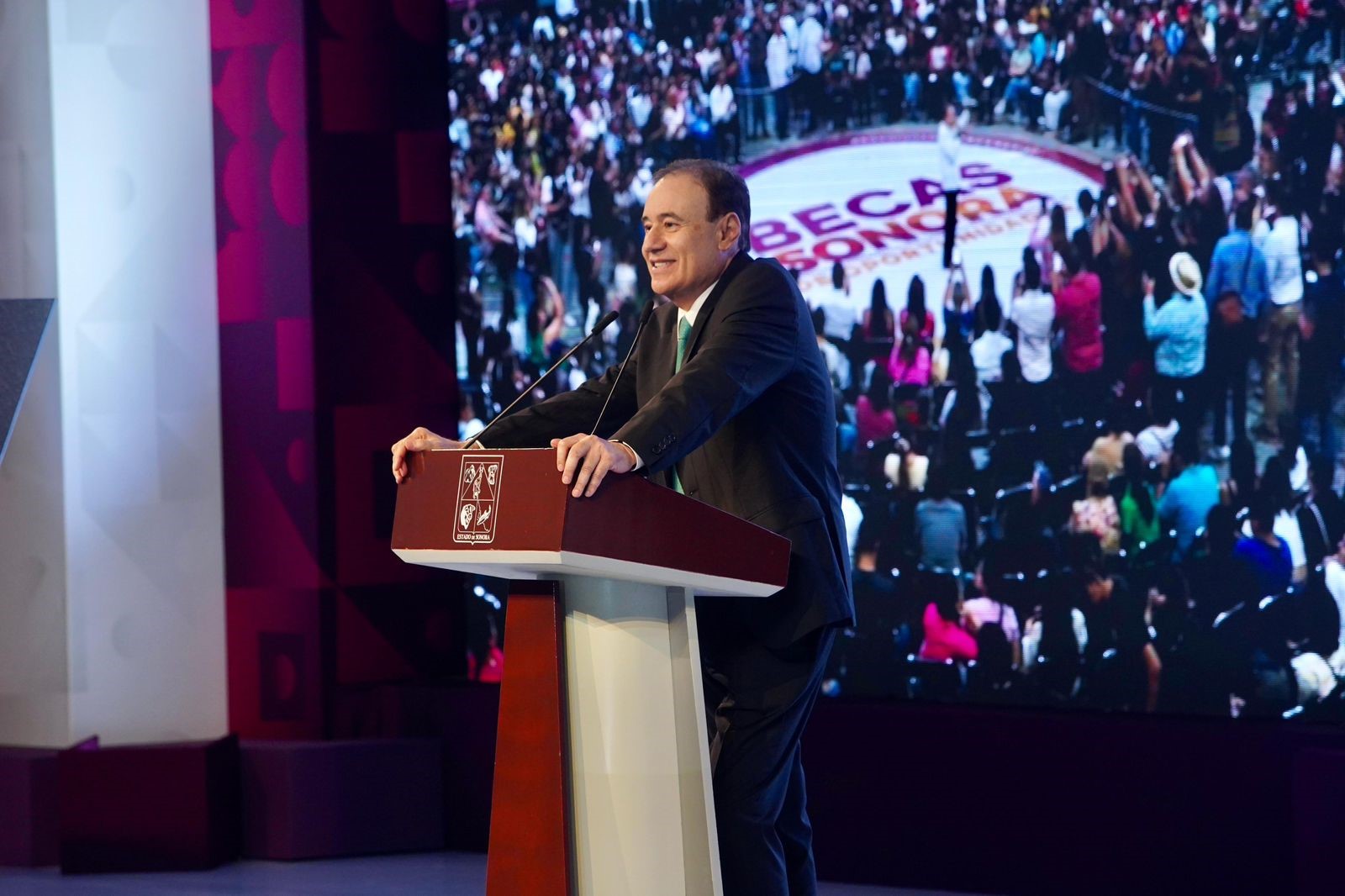 IV Informe de gobierno en Sonora: Se reduce la pobreza y avanza la transformación