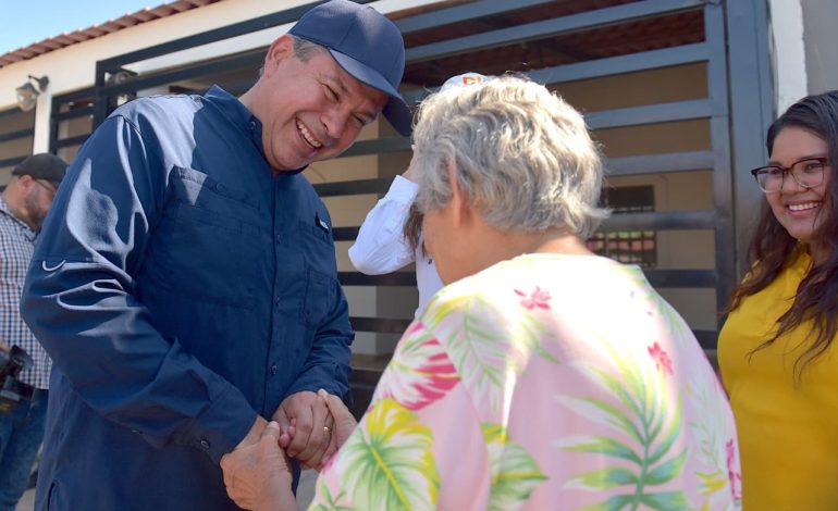 Lleva Toño Astiazarán jornada de apoyos a familias de La Caridad