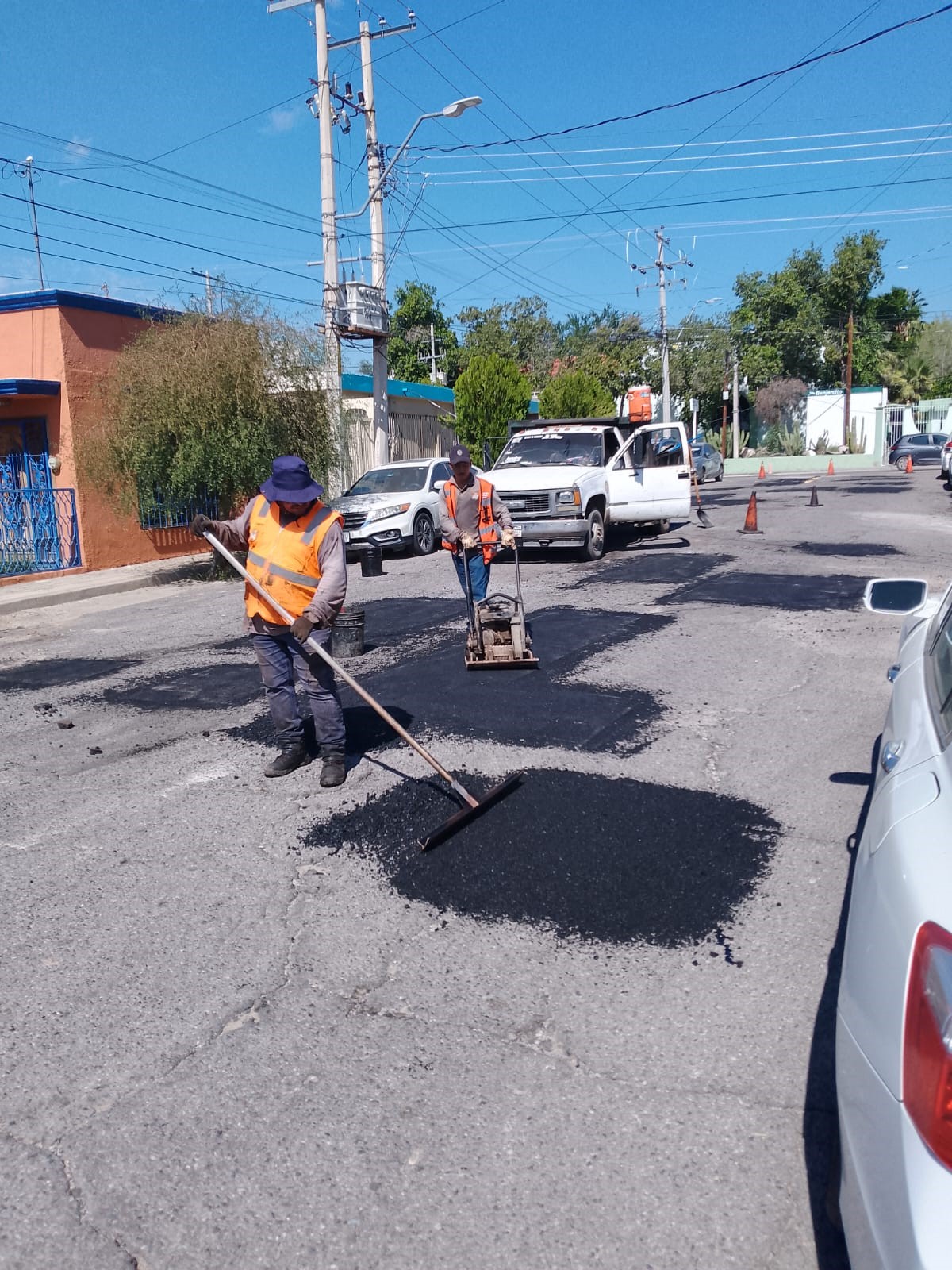 Se realizaron jornadas de bacheo este martes en 15 colonias de Hermosillo