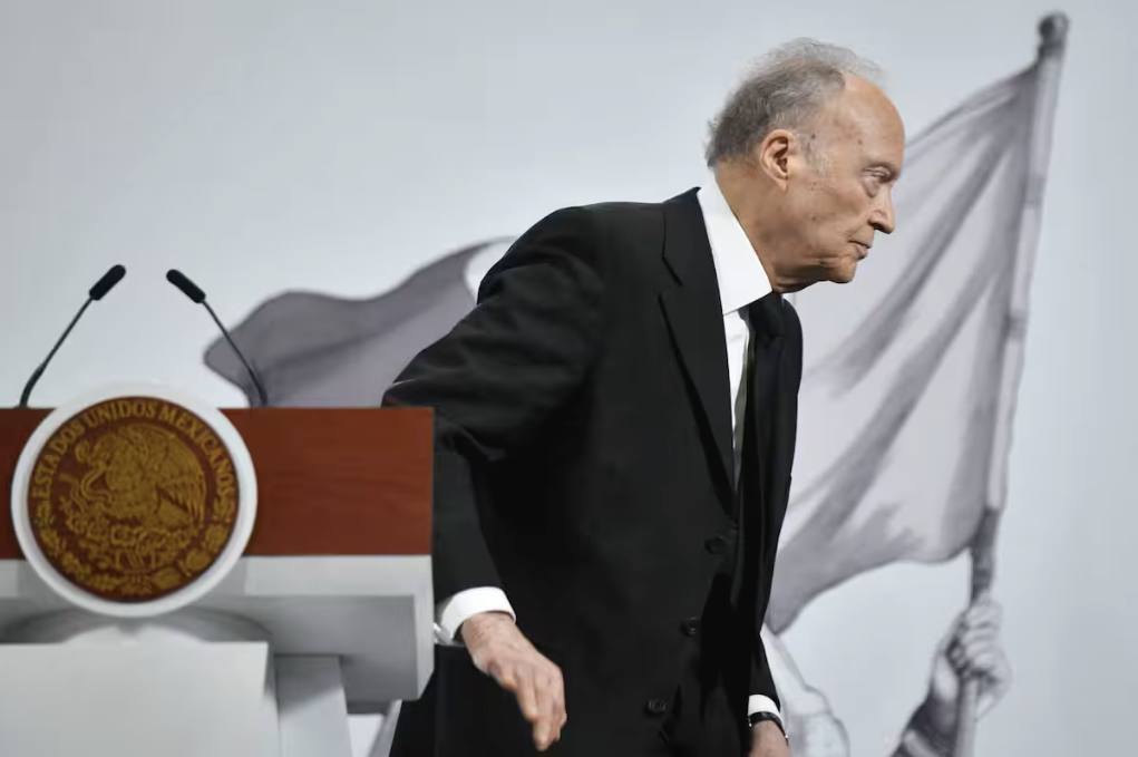 Renuncia Alejandro Gertz Manero como Fiscal General; buscará ser embajador