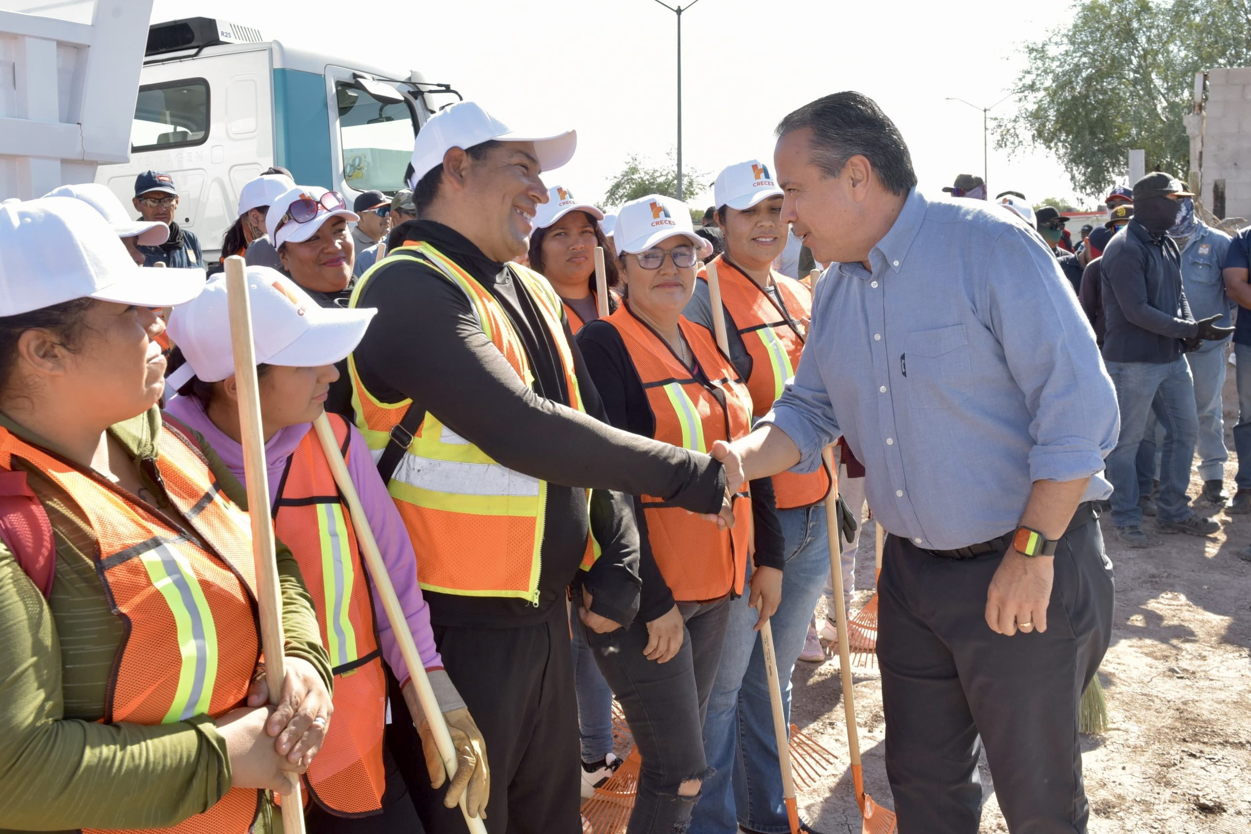Brinda “Toño” Astiazarán empleo a 100 hermosillenses para limpieza en la ciudad