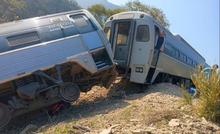 Inicia entrega de cuerpos de fallecidos en descarrilamiento del Tren Transístmico