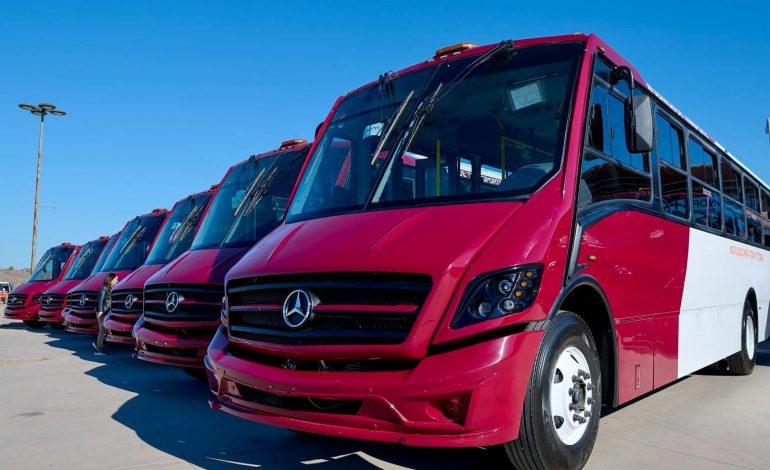 Entregó gobernador 49 unidades para transporte público