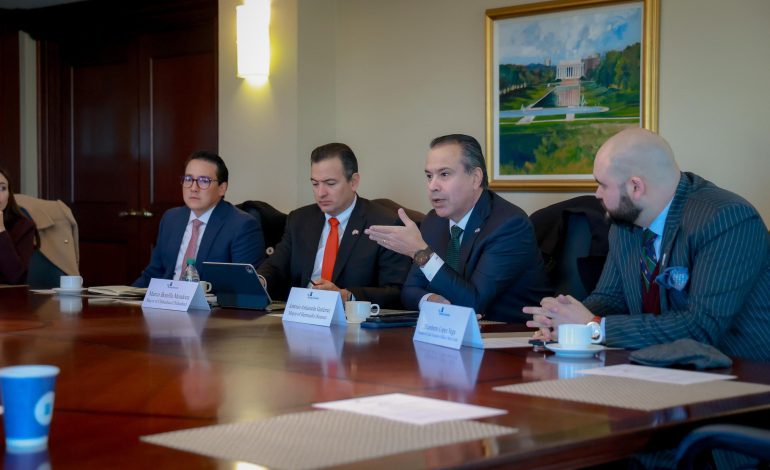 Participa Toño Astiazarán en reunión de líderes en Washington D.C.
