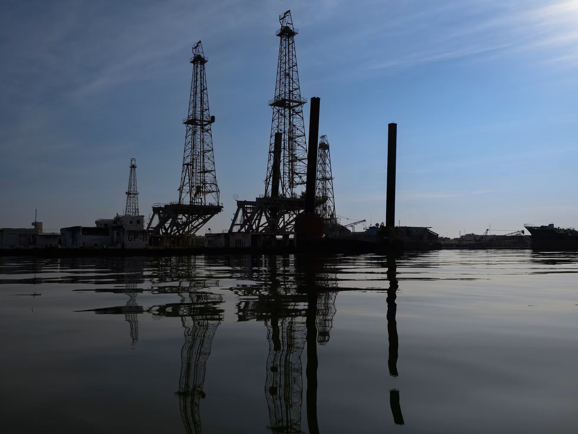 EU controlará indefinidamente las ventas de petróleo venezolano