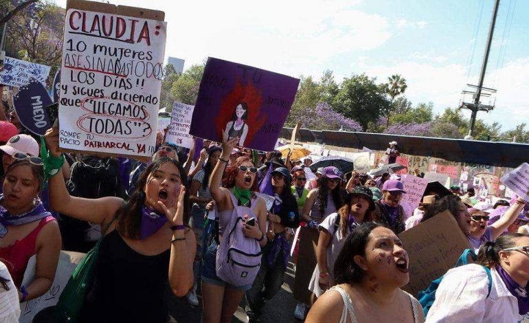 Miles toman calles de CdMx por el Día de la Mujer; exigen alto a violencia