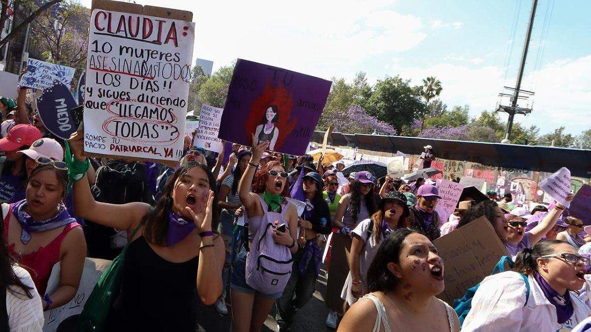 Miles toman calles de CdMx por el Día de la Mujer; exigen alto a violencia