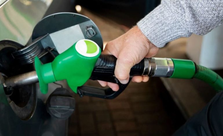 Sheinbaum reitera llamado a gasolineros para “no abusar” en precios