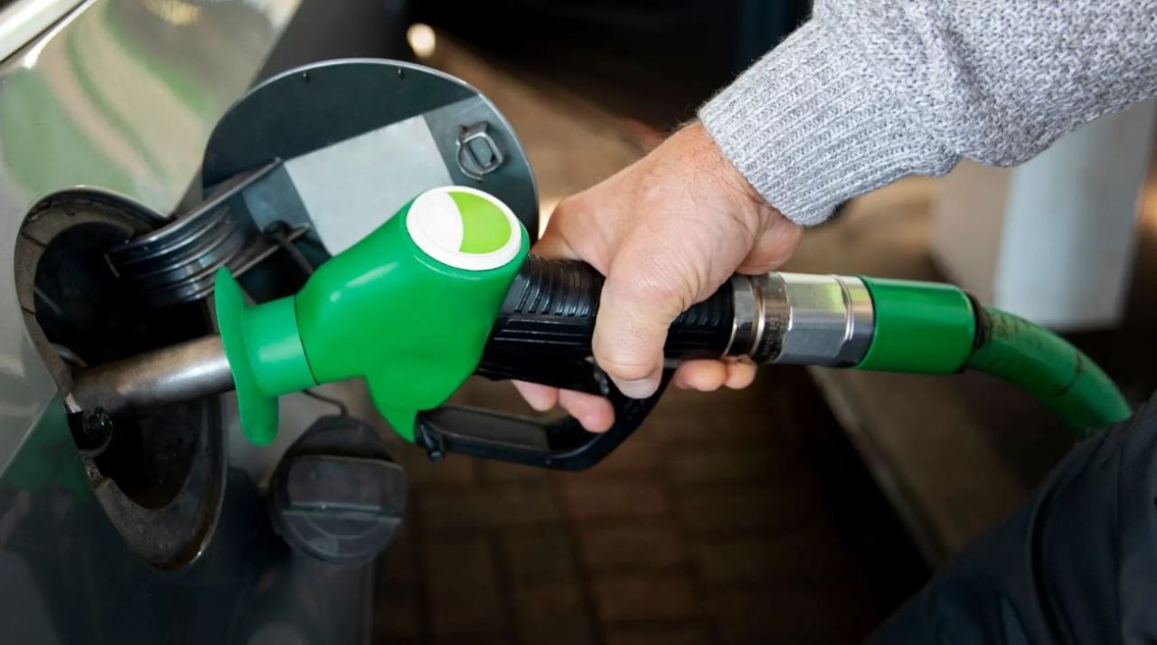 Sheinbaum reitera llamado a gasolineros para “no abusar” en precios