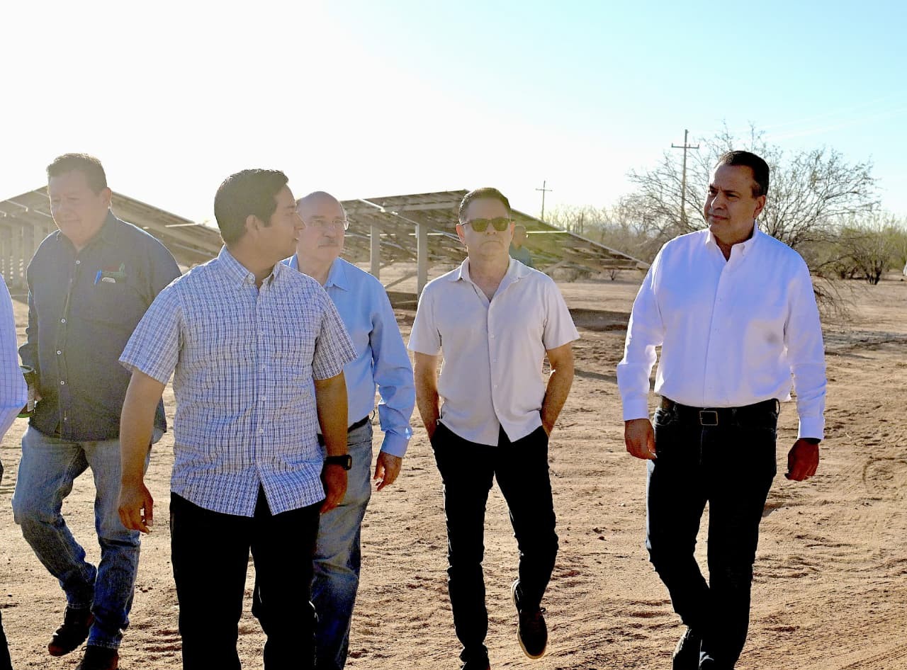 Tres mil paneles solares para eficientar suministro de agua en los hogares: Toño Astiazarán