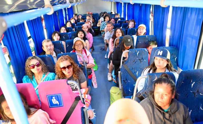 Aprovechan familias traslados gratuitos que ofrece Gobierno Municipal a Bahía de Kino