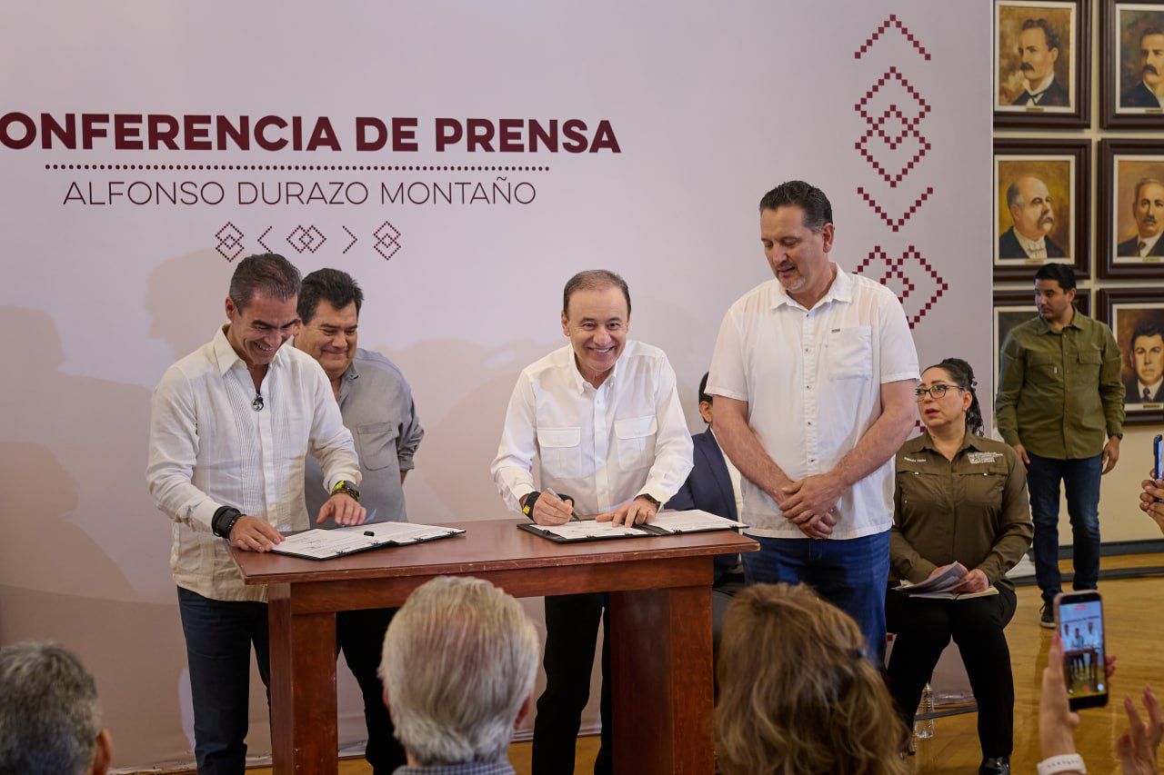 Gobernador Durazo anuncia 150 millones para remodelar estadio de Navojoa