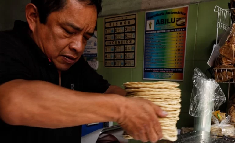 Negociación en Palacio: se mantiene precio de tortilla y canasta básica