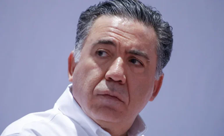 Enrique Inzunza pide licencia para ausentarse del Senado ante la “embestida mediática que se ha desplegado por personeros y medios de la derecha”.