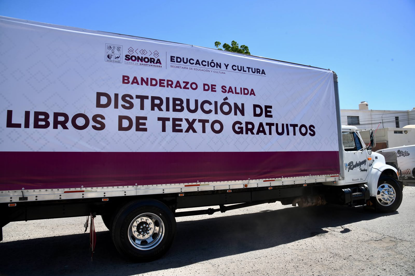 Gobernador arranca distribución de más de 3.3 millones de libros de texto en escuelas públicas