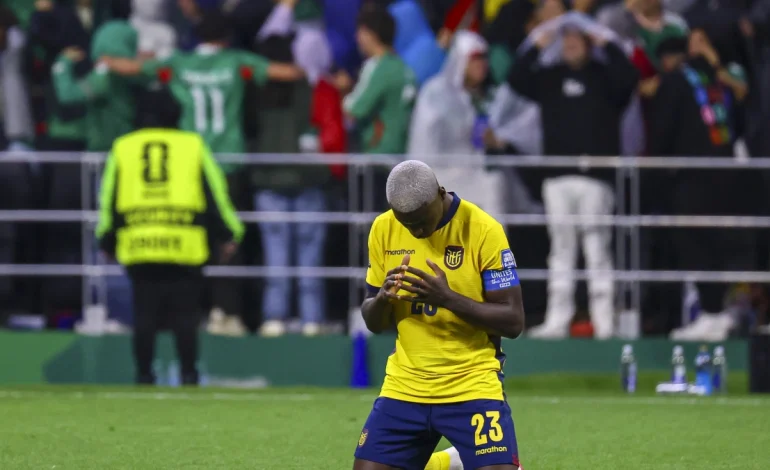 Ecuatorianos revientan a su selección tras la derrota vs México