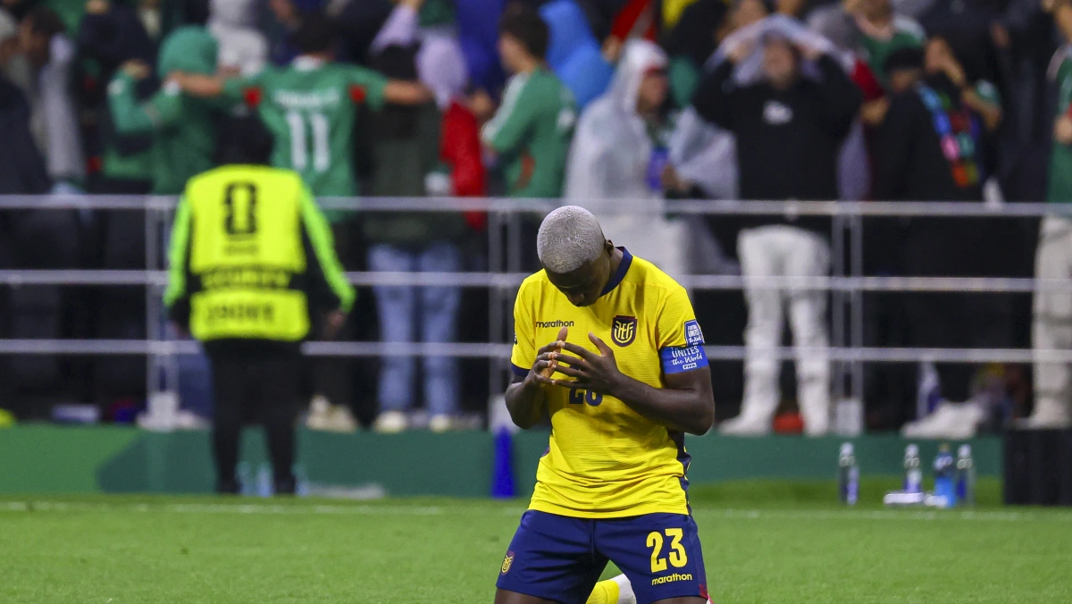 Ecuatorianos revientan a su selección tras la derrota vs México