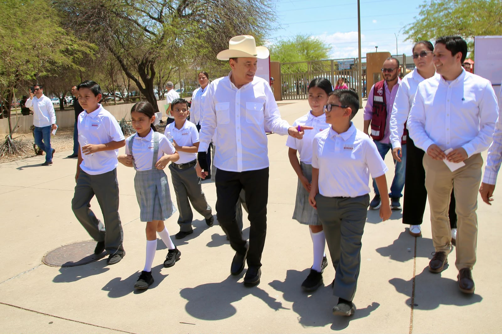 Gobernador da a conocer calendario escolar 2026-2027; regreso a clases el 31 de agosto