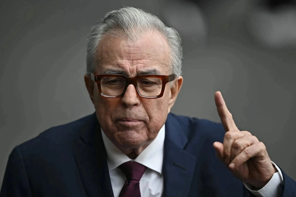 Esclarecer el caso Rocha // Silencio que no ayuda // Da falsos argumentos al panismo 