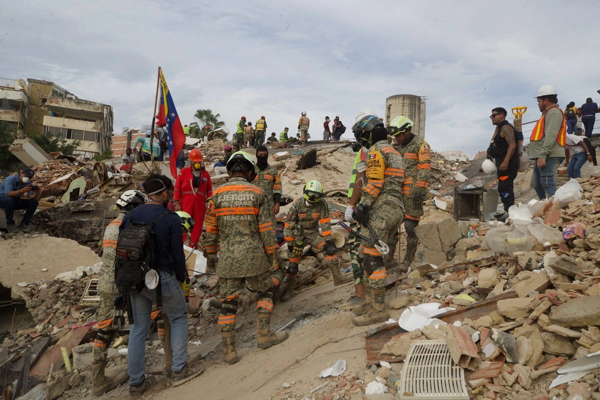 Sube a 2 mil 954 la cifra de muertos por sismos en Venezuela