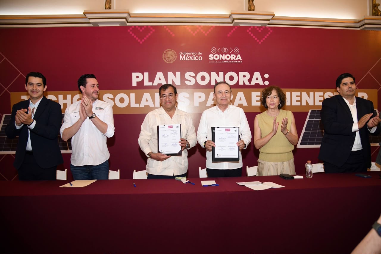 Gobernador Durazo lleva energía solar a hogares para reducir hasta 70% el recibo de luz