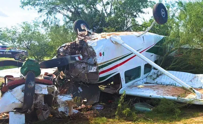 Tres personas lesionadas tras aterrizaje forzoso de avioneta en Sonora